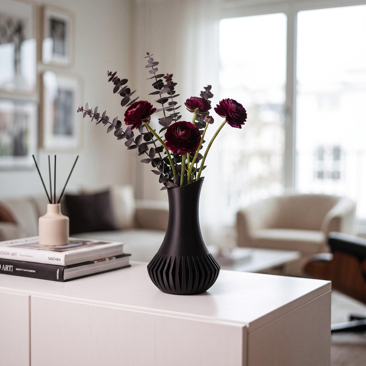 3D Printed Black Minimalist Vase, Modern Sculptural Home Décor (21.7cm)