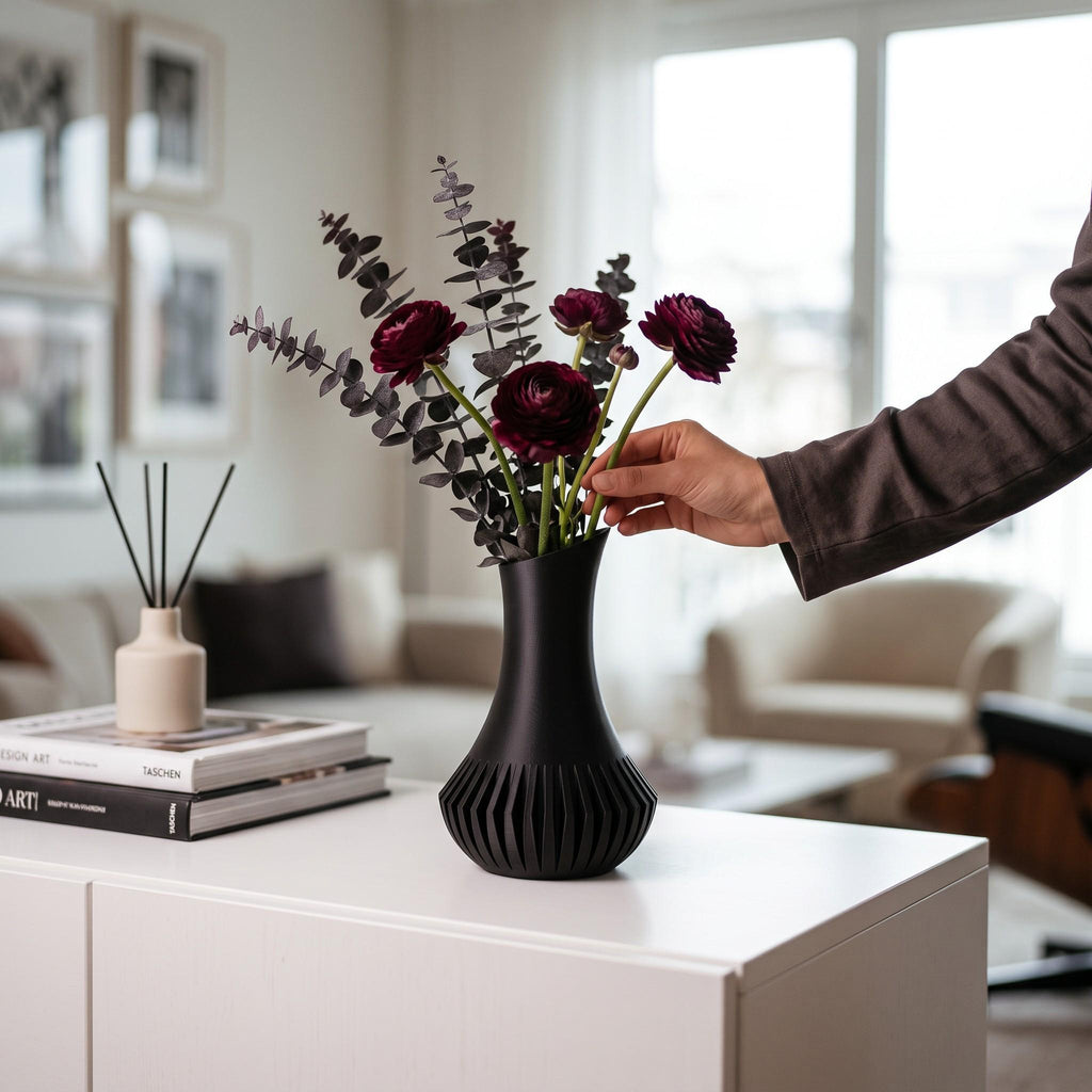 3D Printed Black Minimalist Vase, Modern Sculptural Home Décor (21.7cm)