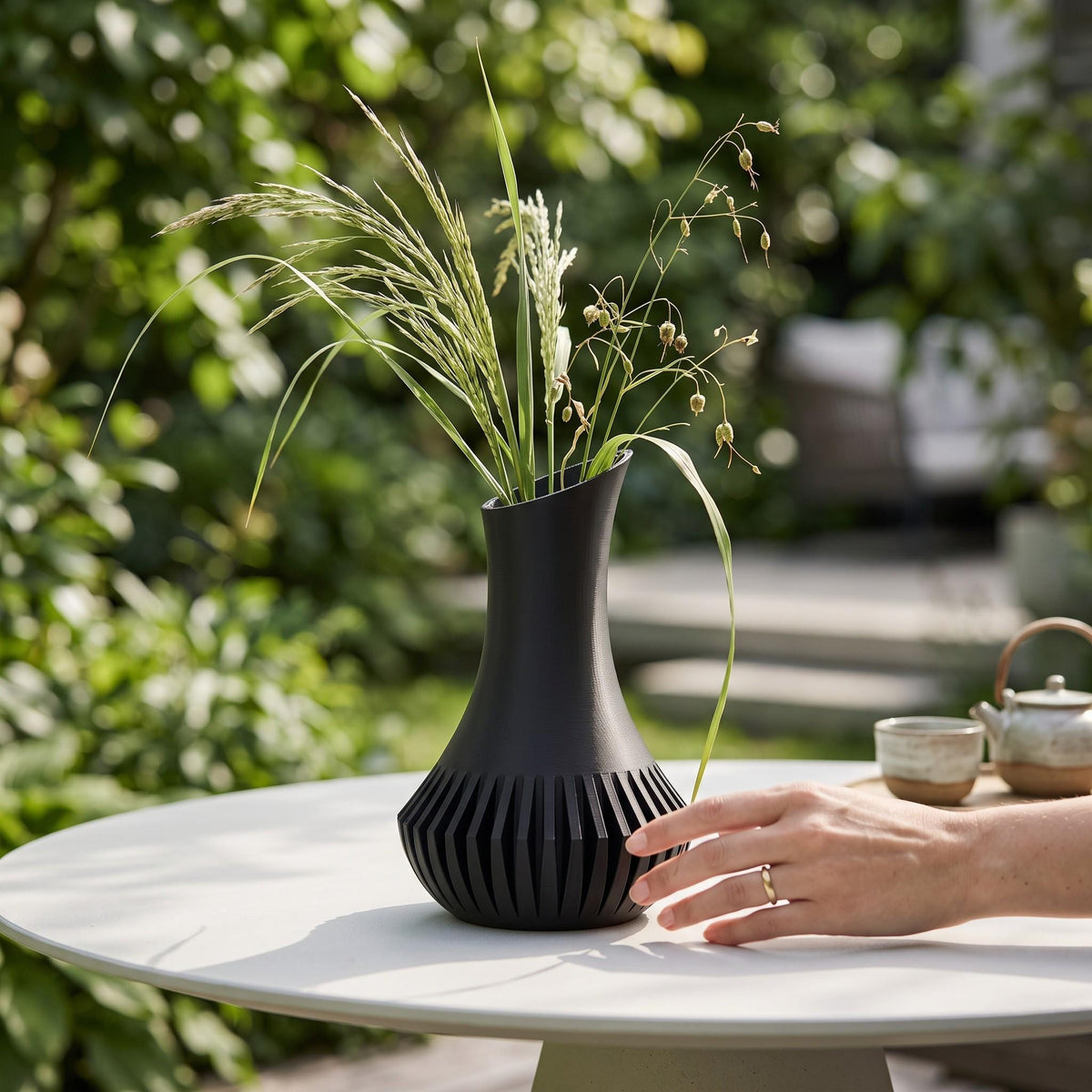 3D Printed Black Minimalist Vase, Modern Sculptural Home Décor (21.7cm)