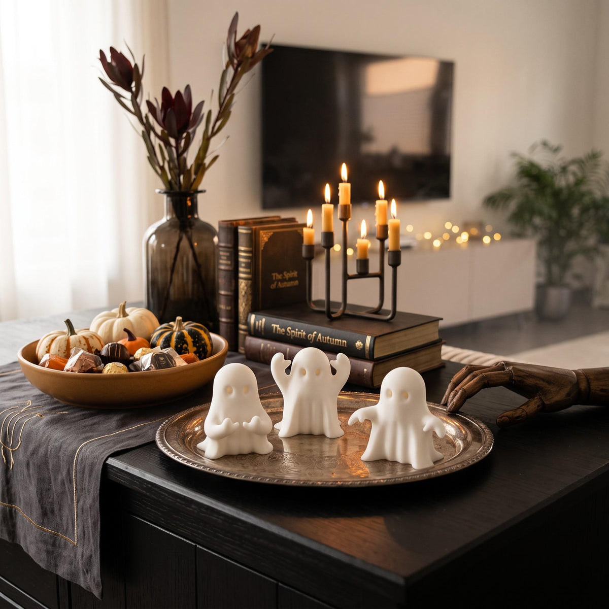 3D Printed Ghost Figurines Set, Spooky Shelf Decor, Autumn Mantel Display (Set of 3)