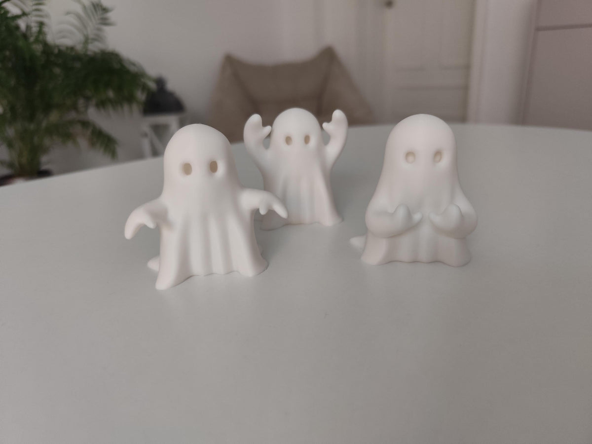 3D Printed Ghost Figurines Set, Spooky Shelf Decor, Autumn Mantel Display (Set of 3)