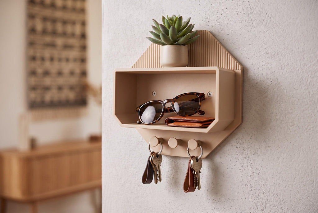 Modern Octagonal Key Shelf – 3D Printed Entryway Organizer with Hooks (PLA)